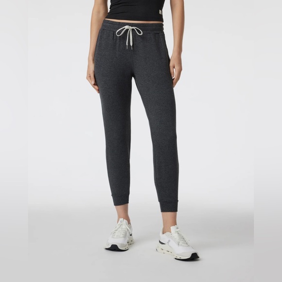 Vuori Pants - Vuori Performance Jogger - DreamKnit, Medium - Charcoal Heather, Regular Length